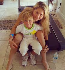She is an only child. Anna Kournikova Fans Auf Twitter Anna S Instagram Facebook Tbt When Mybrother Was Younger Malenkij Bratishka Lapochka Semya Lyublyu Family Http T Co Qfh7evw6uc