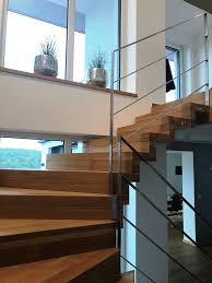 Halbgewendelte Faltwerktreppe Eiche Stufenstarke 80 Mm Im Kg Stufenbelag In Eiche Als Faltwerkausfuhrung Auf 1 2 G Faltwerktreppe Betontreppe Gelander Treppe