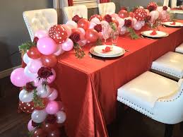 Balloons Tablerunner Valentines Centerpieces In 2020 Valentine Centerpieces Balloons Centerpieces