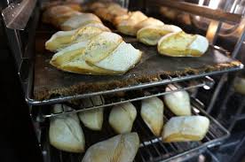Quelle fierté en effet de faire un bon pain qu'il s'agisse de pain de mie, de pain aux noix ou encore. Pain Maison Picture Of Hotel De France Vire Normandie Tripadvisor