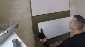 Oder verlegen sie im wintergarten zwischen den unscheinbaren platten einen prächtigen teppich aus mosaiksteinen. So Einfach Fliesen Und Mosaik Verlegen Bau Vlog Youtube