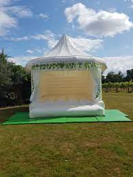 Check spelling or type a new query. White Wedding Bouncy Castle Bouncy Castle Hire Slide Kids Party Games And Soft Play In Marlow High Wycombe Henley Maidenhead Beaconsfield Their Surrounding Areas