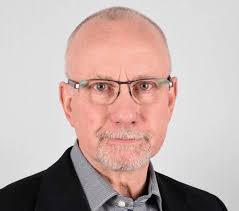 DET BLIR INGET SVAR PÅ HUR MÅNGA MILJONER UTKÖPEN AV DE TRE NVK-CHEFERNA  KOSTAR Stig Henriksson, V, får inget svar på hur mycket utköpen av tre  chefer från NVK på kort tid