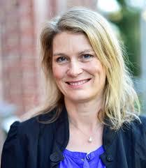 Helen Doyle's Instagram, Twitter & Facebook