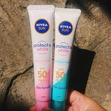 Anda dapat memilih sunscreen dari merek lokal ternama seperti erha, elsheskin, dan emina. Nivea Sunscreen Spf 50 Sunblok Nivea Shopee Indonesia
