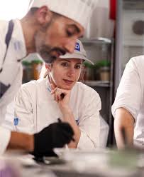 Ver a nuestros alumnos comprometidos en las clases nos encanta 🩷👏🏻 Desde  el primer día se nota que tienen claro lo que quieren: aprender, crecer y  dar lo mejor👩🏻‍🍳. Gracias por elegirnos