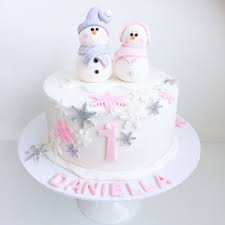 Such a sweet and endearing ethereal teddy bear birthday party by justine de guida, out of new jersey! 1st Birthday Girly Winter Wonderland Cake Novocom Top