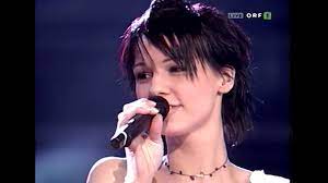 The austrian rock singer christina stürmer, was the most favored starmania finalist, leading the votes by far in every. Starmania Staffel 1 Christina Sturmer I M Gonna Getcha Good Youtube