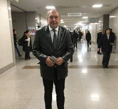 Deniz uğur 1971 i̇stanbul doğumlu oyuncu ve tiyatrocudur. Reha Muhtar Ve Deniz Ugur Ikizleri Icin Karsi Karsiya Geldi