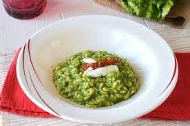 La lattuga saltata è un contorno molto veloce e semplice da preparare, perfetto per commensali vegetariani e vegani. Lattuga Saltata In Padella Ricetta Lattuga Saltata In Padella Di Misya