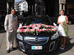 Auto deko aus hortensien mit einem saugnapf selber kreieren. Blumen Sanders Hochzeit Autodeko