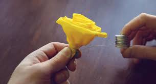 Rosen mit papier (krepppapier) selber machen. Krepppapier Rosen Basteln Als Fruhlingshafte Deko Anleitung