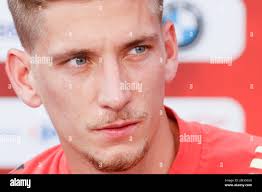 Dennis Praet del Belgio ha ritratto durante un'attività mediatica della  squadra nazionale belga di calcio Red Devils, a Tubize, lunedì 14 giugno  2021. Il team è pr Foto stock