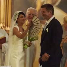 American journalist brooke baldwin, who has been the television news anchor at cnn since 2008, has finally found love that compliments her job. Inside Hilaria And Alec Baldwin S Spanish Inspired Wedding Daily Mail Online