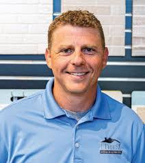 Keri Hurst's Instagram, Twitter & Facebook