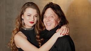 Jürgen drews was born on april 2, 1945 in nauen, brandenburg, germany as jürgen ludwig drews. Jurgen Drew S Daughter Takes Off As Joedy World Today News