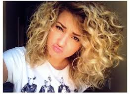 Tori Kelly S Hair Tori Kelly Hair Curly Hair Styles Tori Kelly