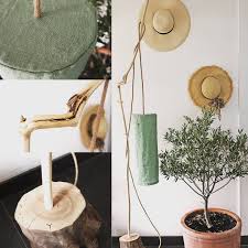 La Petite Maison De Manat Maison Manat Deco La Lampe En Bois Naturel Et Lin Faitmainmanat In 2020 Straw Bag Incense