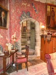 Gryffindor Common Room Steps To The Boys Dormitory Gryffindor Decor Gryffindor Common Room Harry Potter Room
