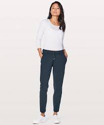 On The Fly Pant 28 Lululemon Com Lululemon Outfits Work Attire Women Work Outfits Women