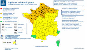 Paris ne fait pas partie des 16 départements en vigilance orange pour les orages et les crues. Orages 32 Departements En Vigilance Orange