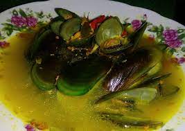 500 gram kerang hijau, rebus bersama 1 lembar daun salam, buang 1 sisi cangkang. Resep Kerang Ijo Kuah Kuning Oleh Dewi Artika Cookpad