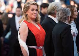 Fille d'une comédienne et d'un directeur de doublage à la paramount, elle a deux soeurs, sylvie et françoise. Catherine Deneuve Apologizes To Victims After Denouncing Metoo The New York Times