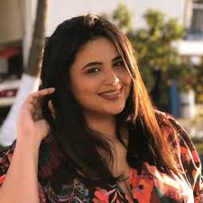 Acho bacana, mas não compro nada pra ng... sempre trago uma lembrancinhas  pra mim ....pra guardar de recordação