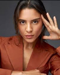 Ingrid Prado's Instagram, Twitter & Facebook