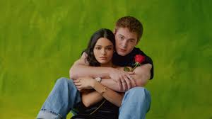 How Kit Connor, Rachel Zegler Created Romeo & Juliet for Gen Z With  Pull-Ups and a Kiss | Teen Vogue