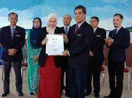 Abu hassan alshaari bin abdul jabartimbalan pengarah jabatan kesihatan negeri sarawak (farmasi). Dr Chin Zin Hing Pengarah Kesihatan Negeri Sarawak Yang Baharu Dayakdaily