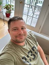 Adam Viers's Instagram, Twitter & Facebook