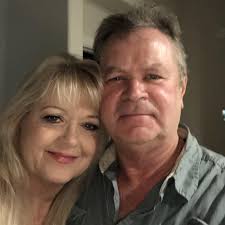 Laurie Middleton and Marshall Womack's Wedding Website