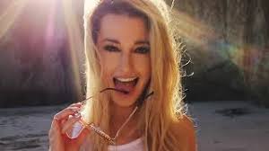 Radiant ft Karolina Witkowska SV1r8RtskPE 1080p