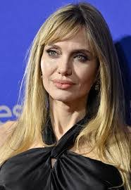 Angelina New's Instagram, Twitter & Facebook