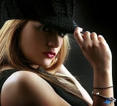 Lisa Panetta's Instagram, Twitter & Facebook