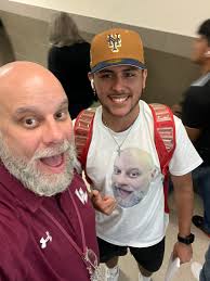 Barry Bacom (@BarryBacom)