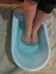 «we're showing you how you could use listerine as a foot soak on the blog today! The Vinegar And Listerine Foot Bath Test Em Lustrous Lacquer Em