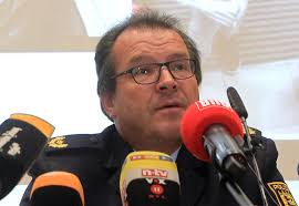 Themen des Tages: Vergiftete Babynahrung in Friedrichshafen: Jagd auf einen  skrupellosen Täter