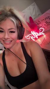 Chat and cod come say hiiii♥️  https://m.twitch.tv/capturedbyswifty/videos?desktop-redirect=true