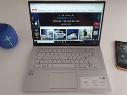 Que ce soit un fond d'écran de paysages, d'animaux, d'images de nature, de l'espace ou de gamers, vous trouverez votre bonheur parmi nos fonds d'écran stylés et originaux. Test Asus Vivobook S14 S412ua L Ultrabook Milieu De Gamme Qui A Tout D Un Grand