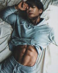 Ibu ibunya sadar enggak ya kalau memang penampilannya gitu seninya begitu. Pin On Bts