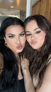 Hallie Hendricks's Instagram, Twitter & Facebook