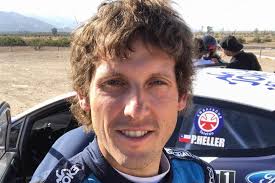 Hijos de Pedro Heller cumplen 1 año y lo celebra con fotografía familiar