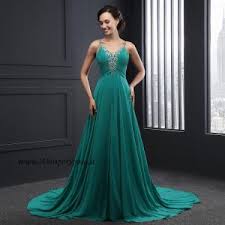 See what she looks like with a beehive hairdo and purple lips, a blonde bun with green eyebrows, and more. Abito Lungo Da Cerimonia In Pizzo E Tulle Modello Tiffany Abitipersposa It Abiti Da Sposa Online Italia
