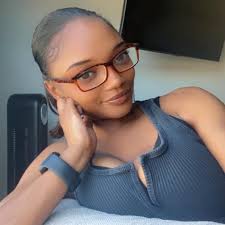 Super Cute 🤎👋🏾♥️ #ddg #hallebailey #chloebailey #halo