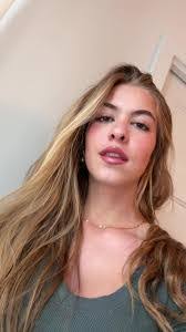 Kim Chiasson's Instagram, Twitter & Facebook