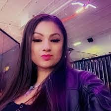 Ashley Leib's Instagram, Twitter & Facebook