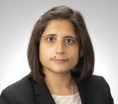 Komal Arora's Instagram, Twitter & Facebook