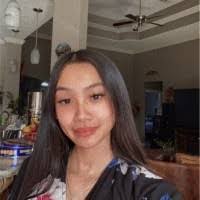 Sandy Bui's Instagram, Twitter & Facebook